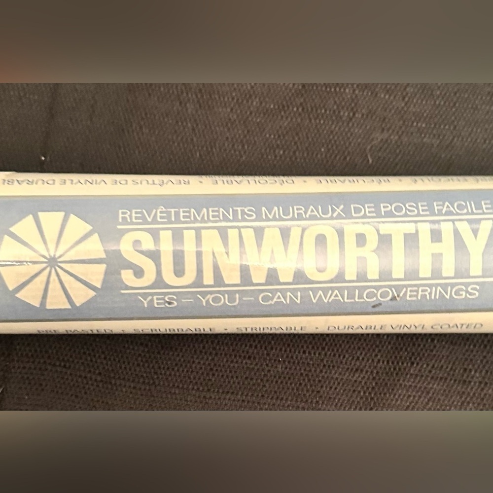 Vintage Roll Of Sunworthy Wallpaper 55.4sq Ft